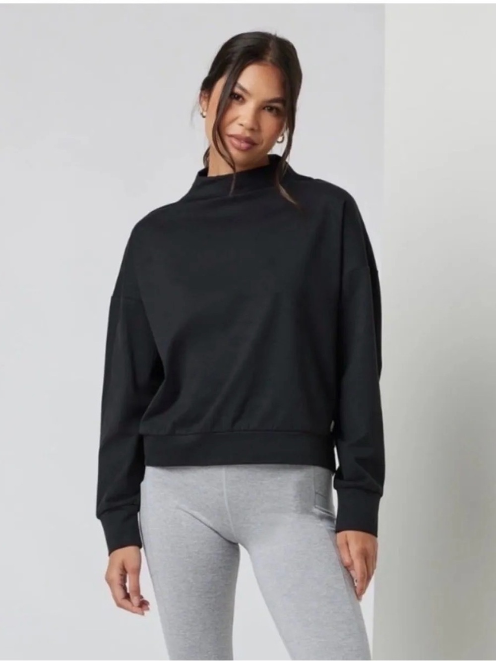 Vuori Women’s Granite Funnel Neck Sweatshirt Size S - Picture 11 of 11